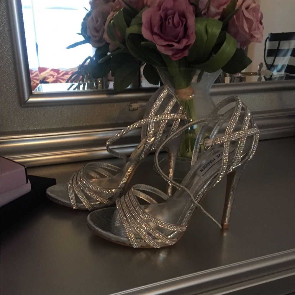 Steve Madden Crystal Shoes! Size 9 NWOB